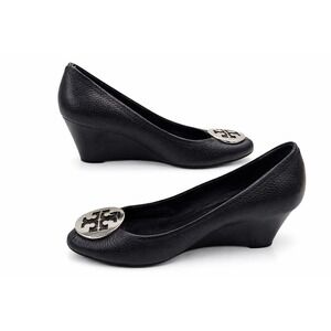 Tory Burch Sally Wedge Pumps Women 7M Black Excellent Pebbled Leather Logo